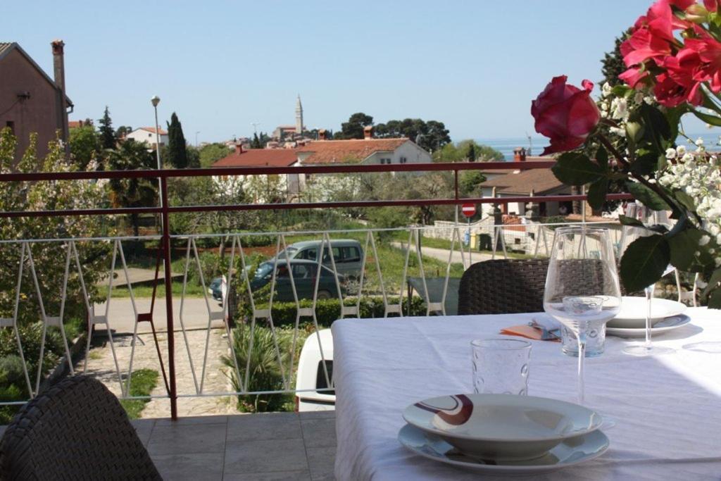 Lorena With Sea View Ровин Стая снимка